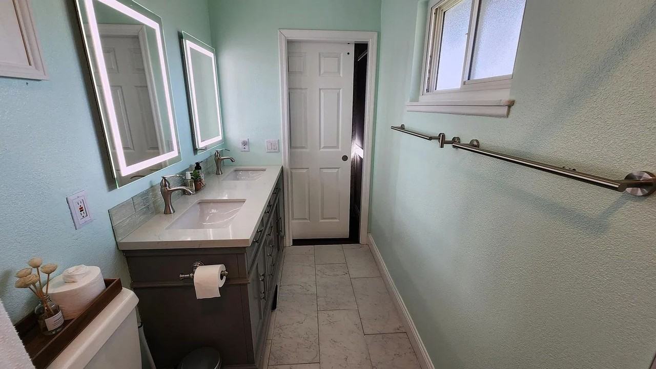 1032 Hollyhock St - Photo 7 of 30