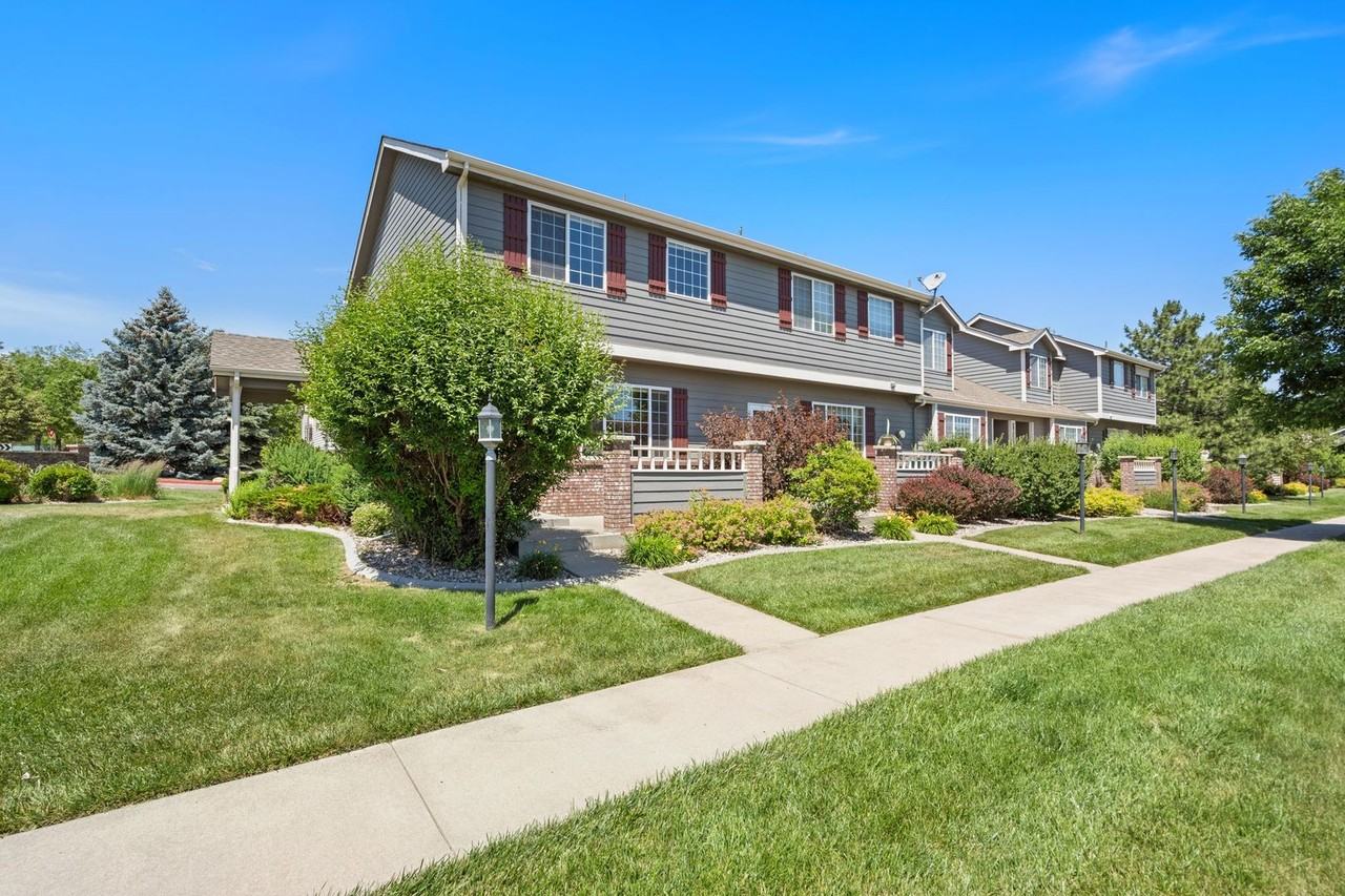 408 Strasburg Dr #B15 - Photo 2 of 50