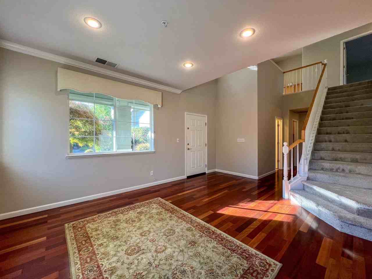1416 Gordon Dr - Photo 4 of 37