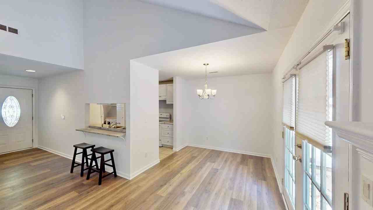 2836 Huntingtowne Farms Ln - Photo 7 of 21