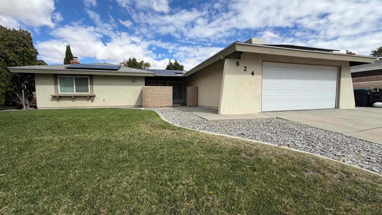 624 W Felspar Ave - Photo 2 of 13