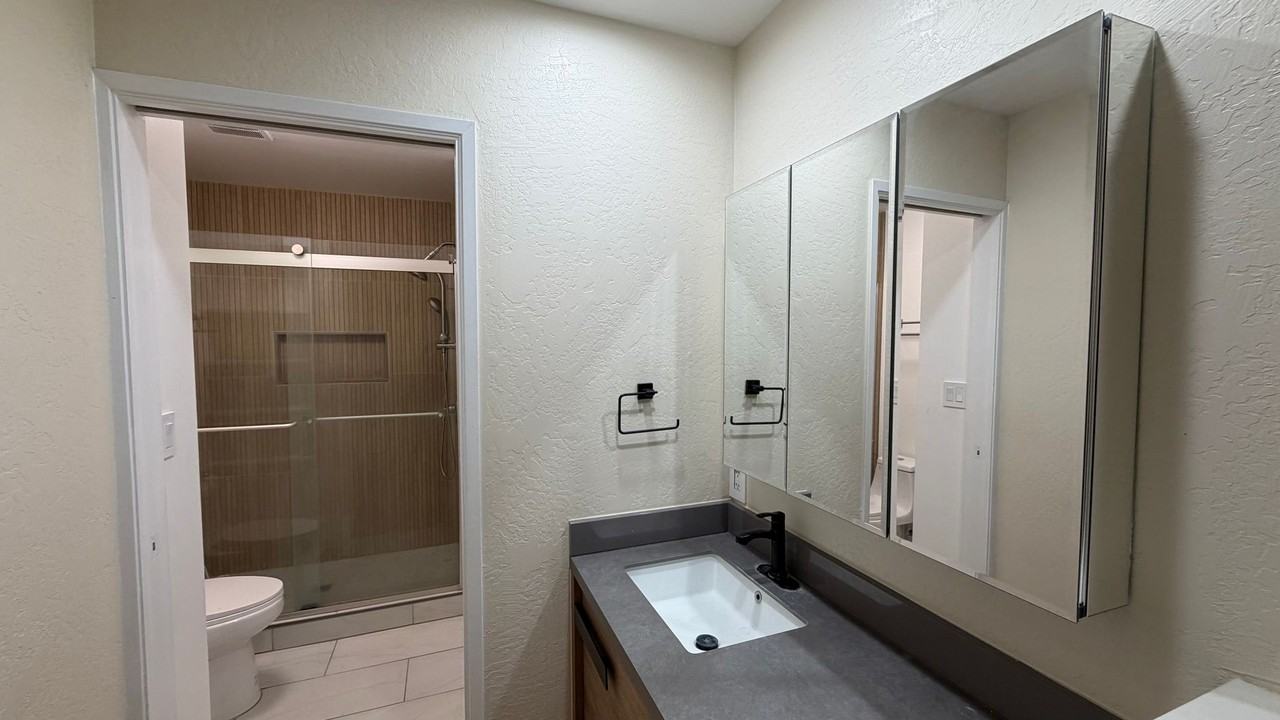 624 W Felspar Ave - Photo 6 of 13