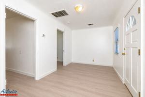 featured image of 355 N Autumn St