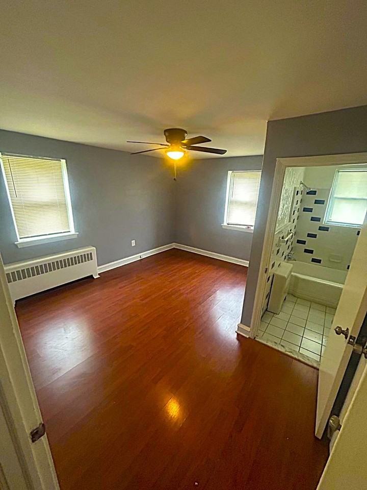 Thouron Apartments - Photo 3 of 17