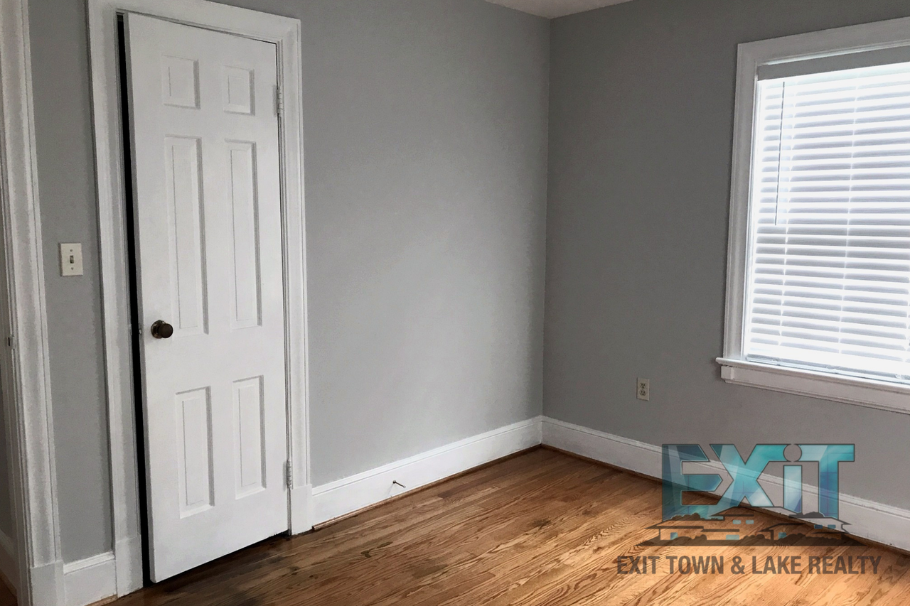 226 Windsor St - Photo 2 of 14