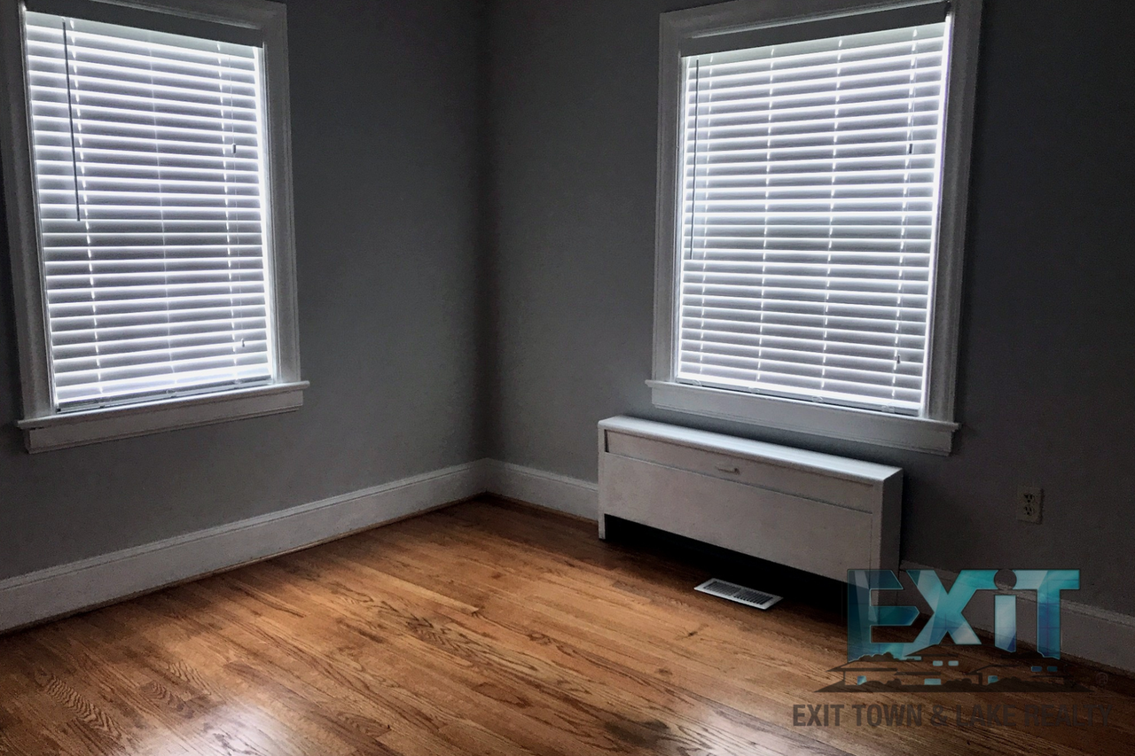 226 Windsor St - Photo 6 of 14