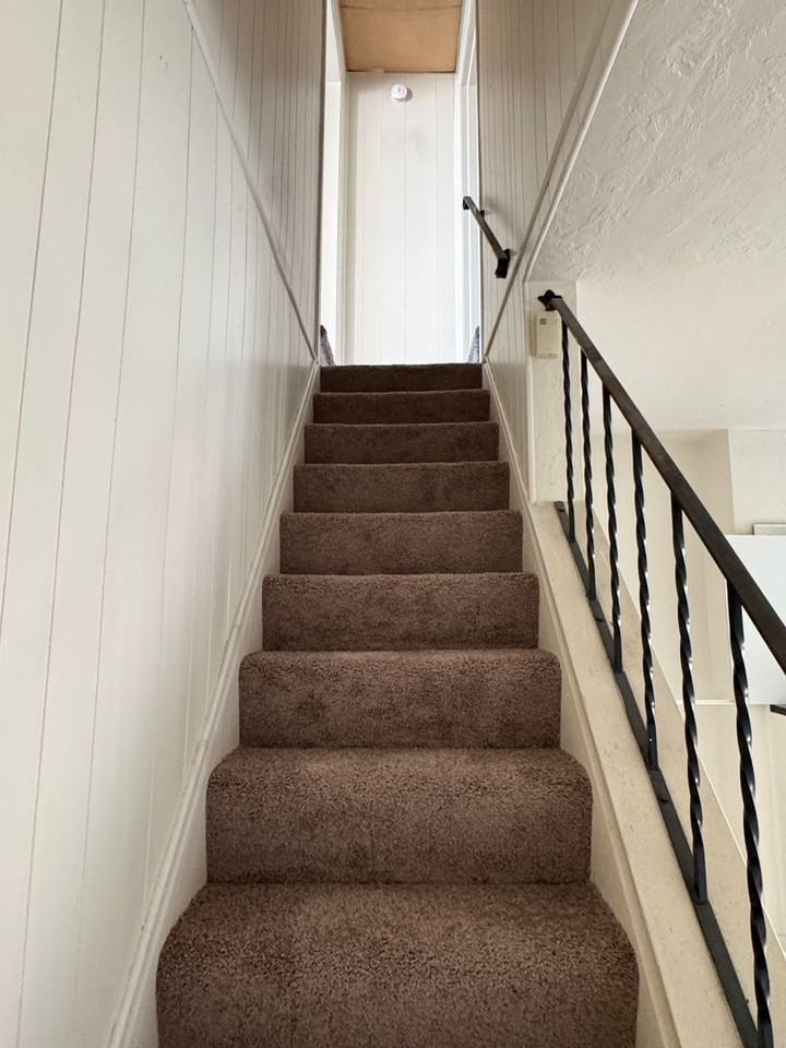 140 Marsden St - Photo 7 of 10