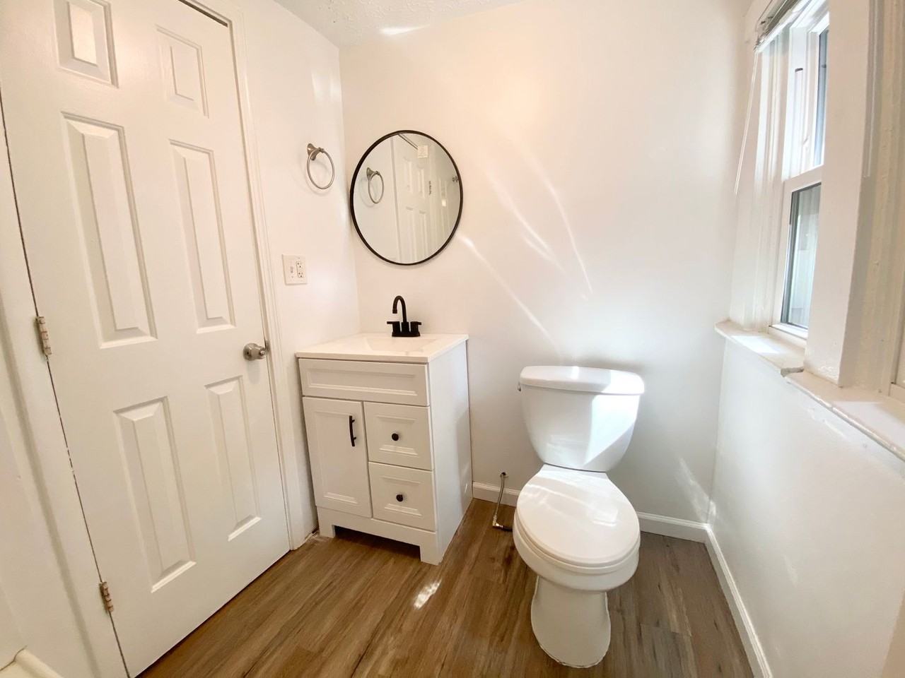 306 Warner St - Photo 3 of 23