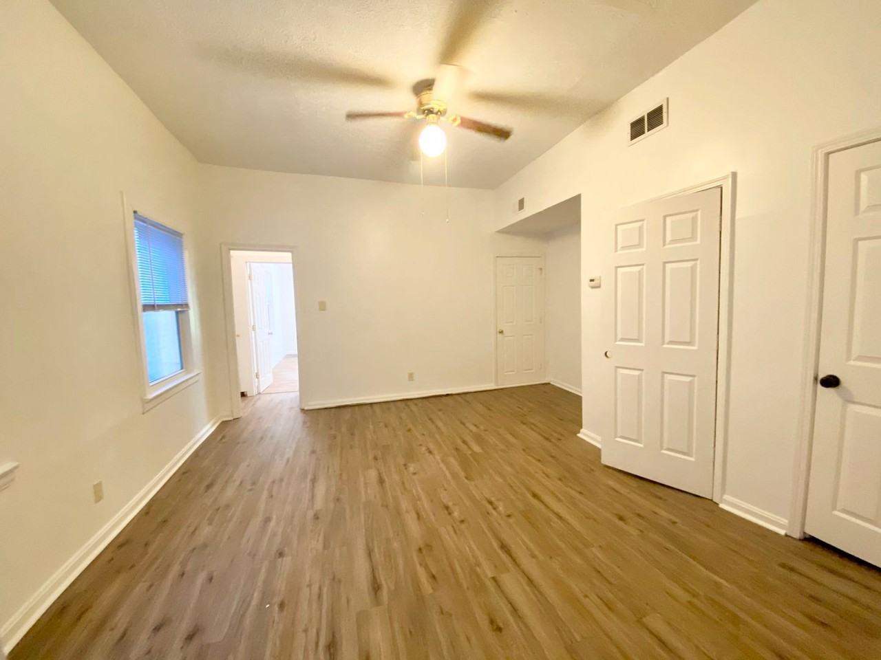 306 Warner St - Photo 7 of 23