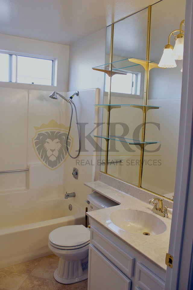 247 San Dimas Ave - Photo 4 of 12