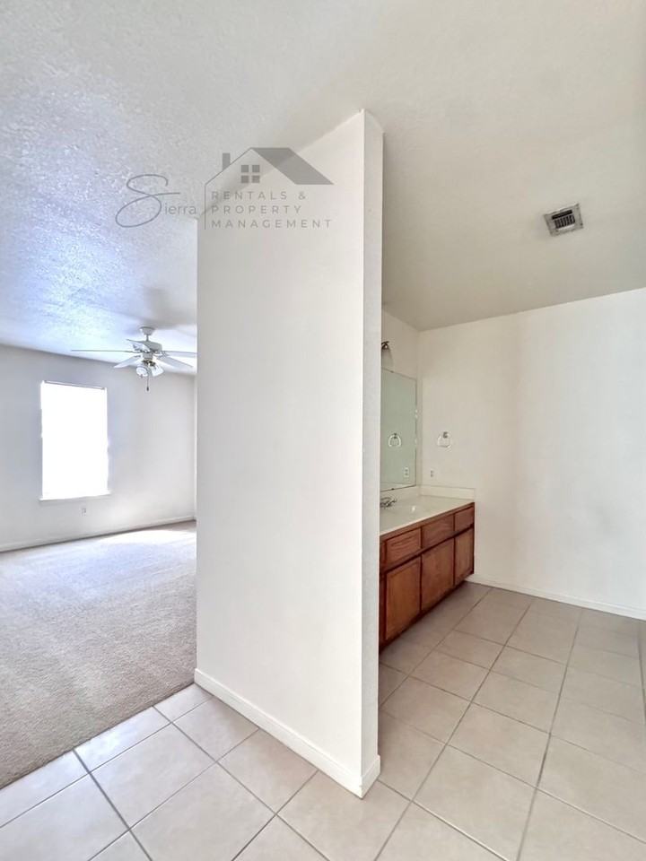 408 Deloris Dr - Photo 5 of 8