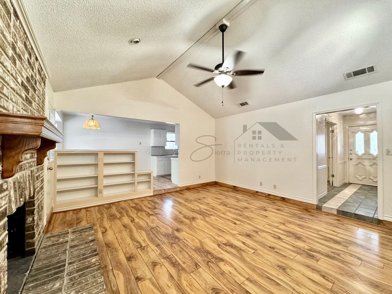 1800 Fox Trl - Photo 2 of 15