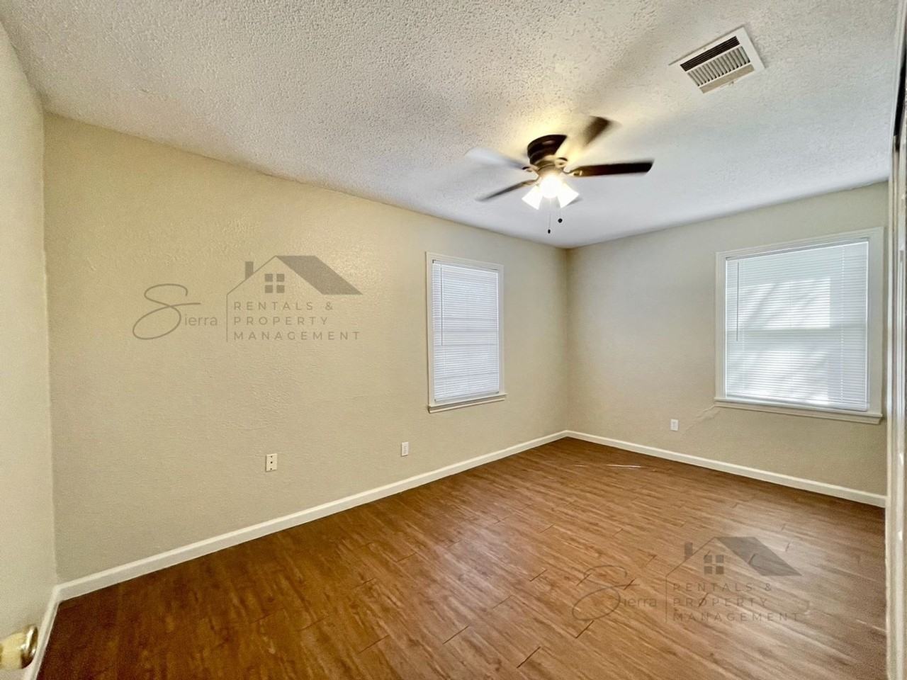 3014 Taft St - Photo 3 of 6