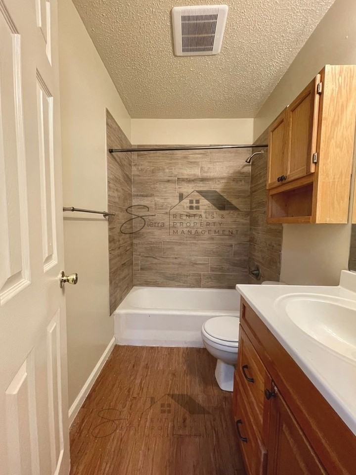3014 Taft St - Photo 4 of 6