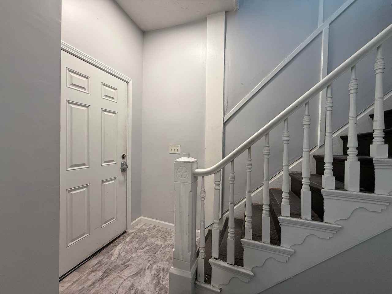 2209 Victor St - Photo 2 of 40