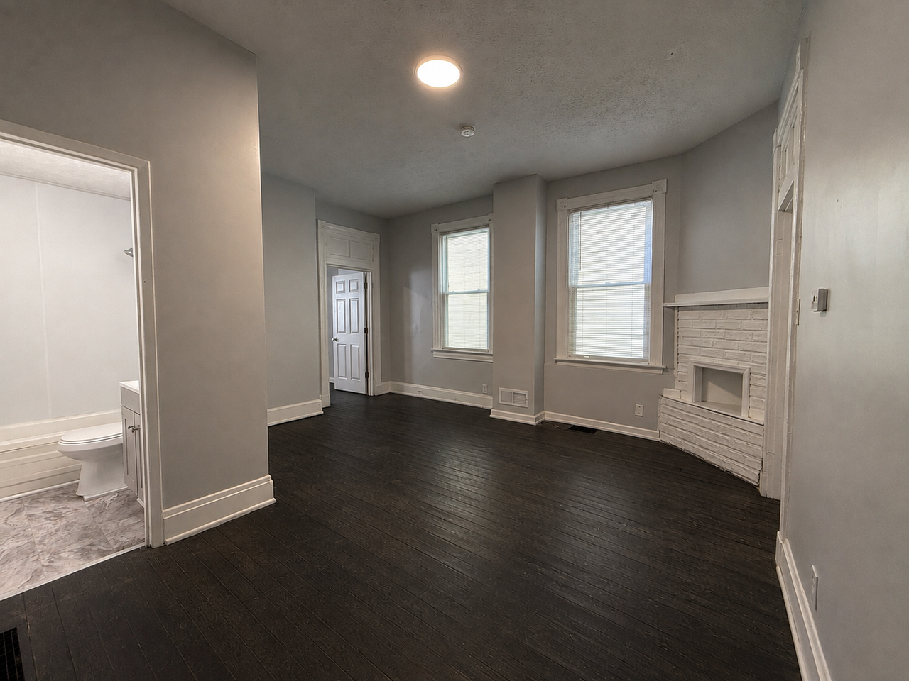 2209 Victor St - Photo 4 of 40
