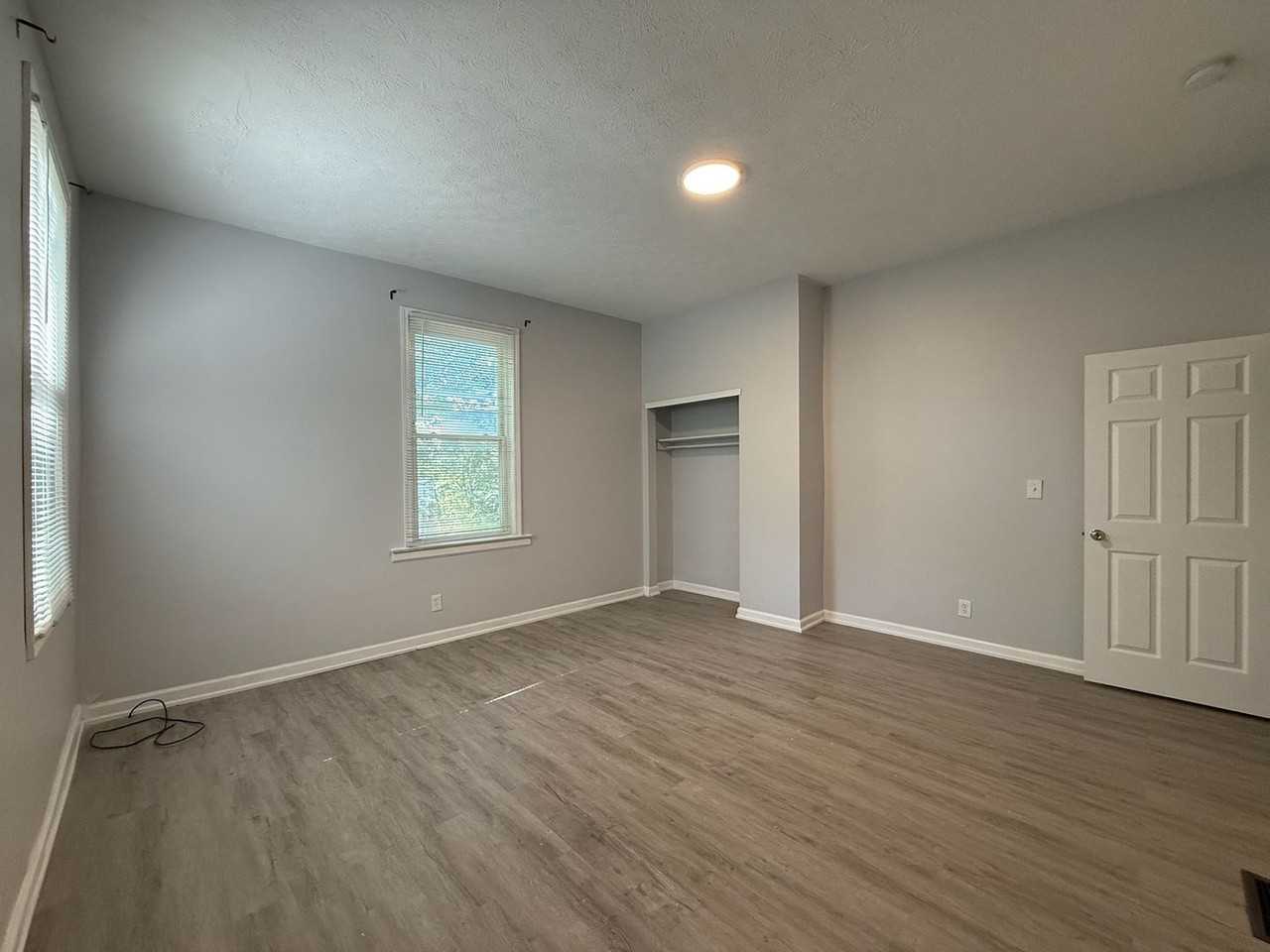 2209 Victor St - Photo 6 of 40