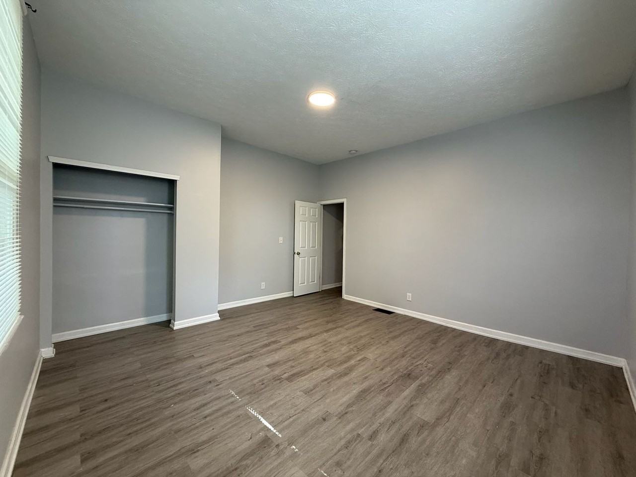 2209 Victor St - Photo 7 of 40