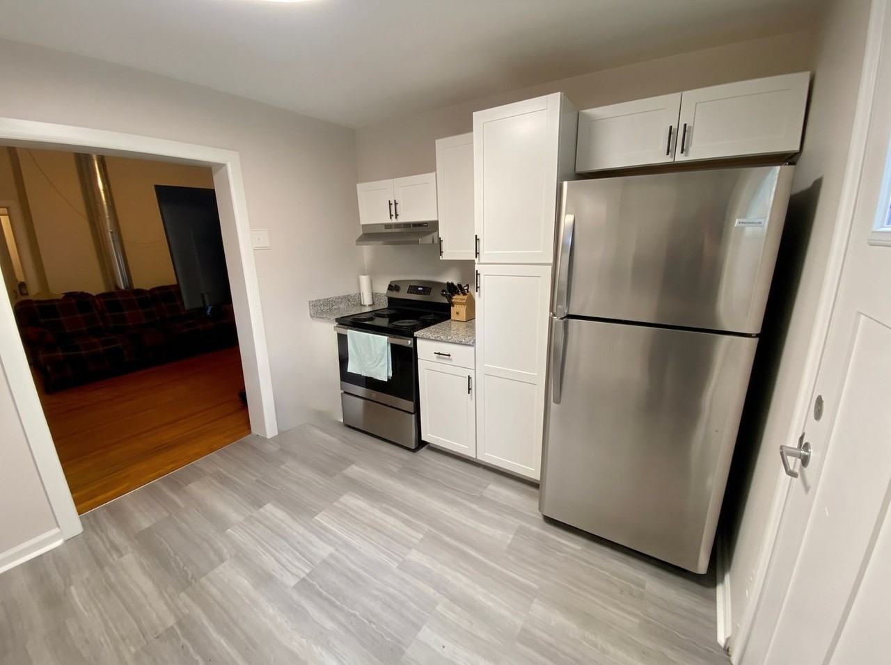 465 Warner St - Photo 7 of 29