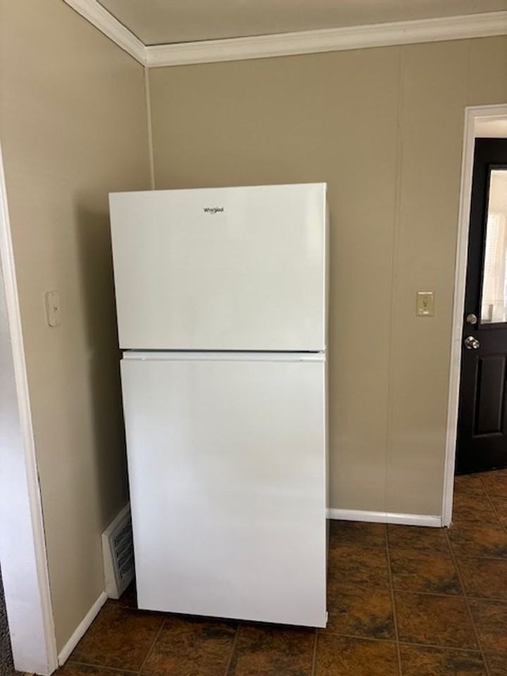 235 Connecticut Ave - Photo 7 of 13