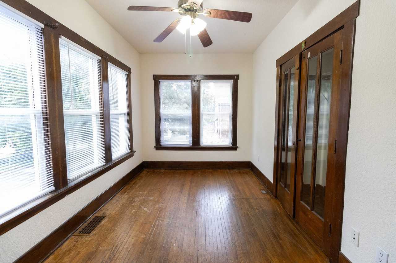 1500 Rosemary Ln - Photo 4 of 22