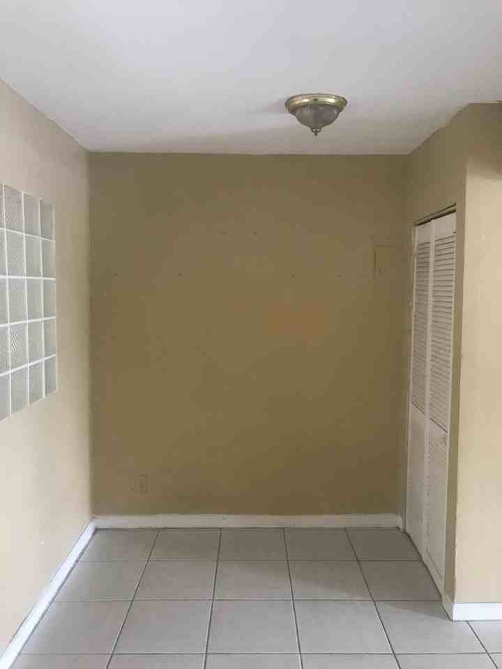 1419 Nw 11th St - Photo 3 of 14