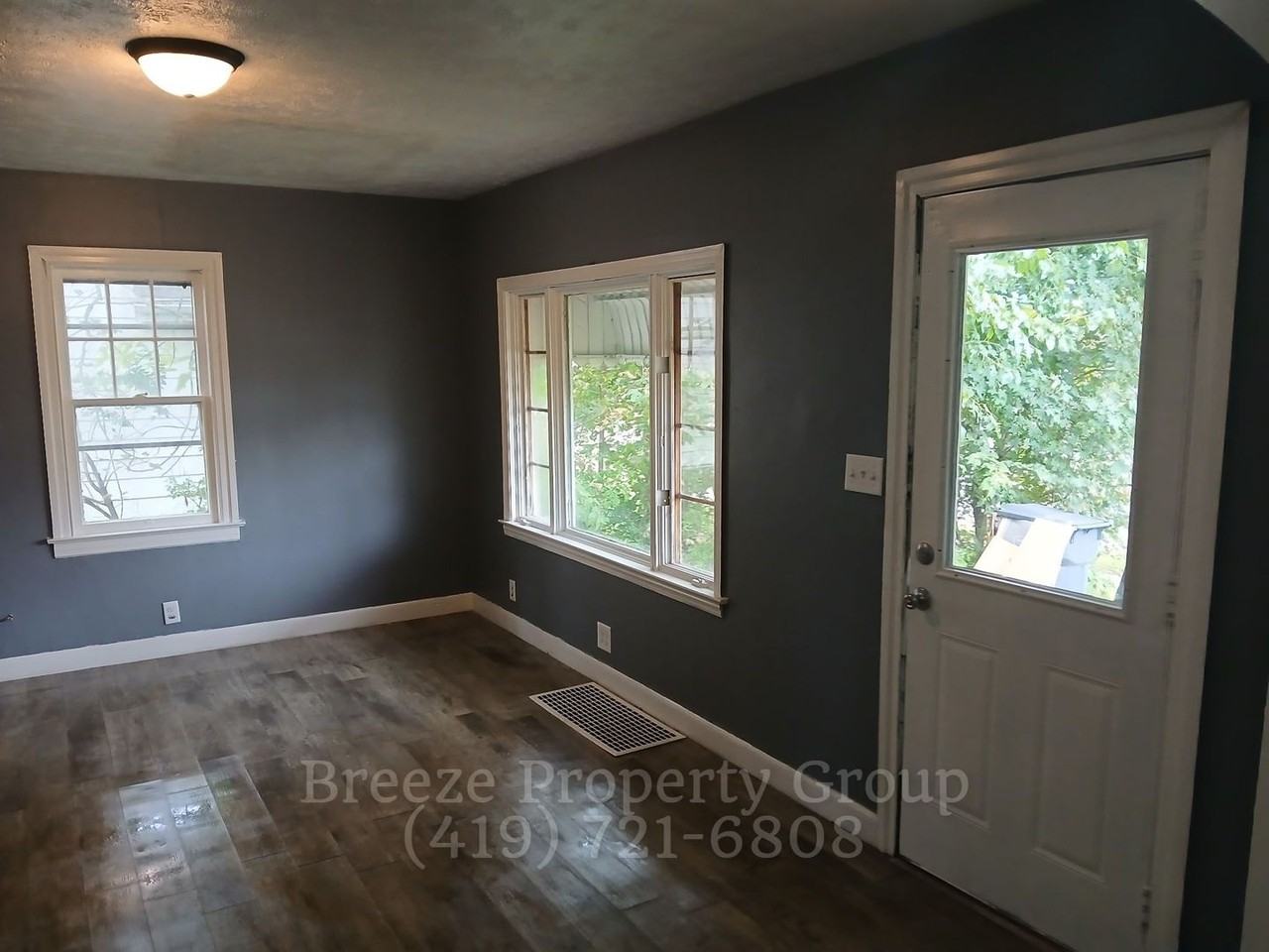 557 Prospect Ave - Photo 2 of 22