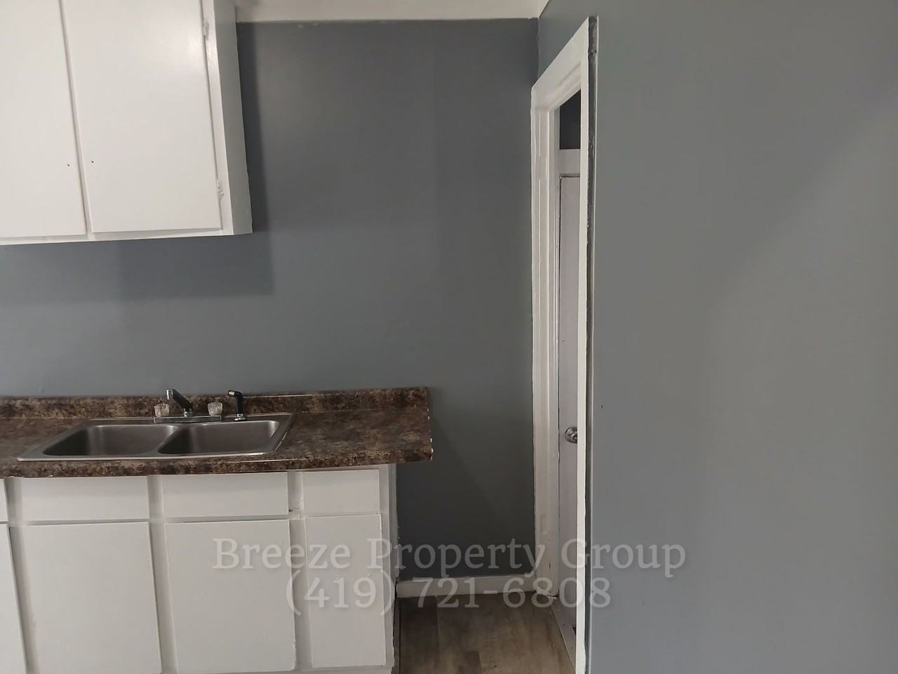 557 Prospect Ave - Photo 5 of 22
