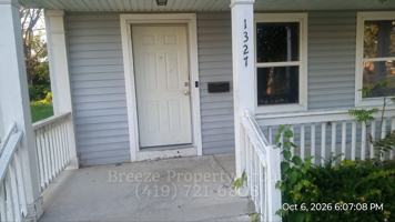 featured image of 1327 N Michigan St