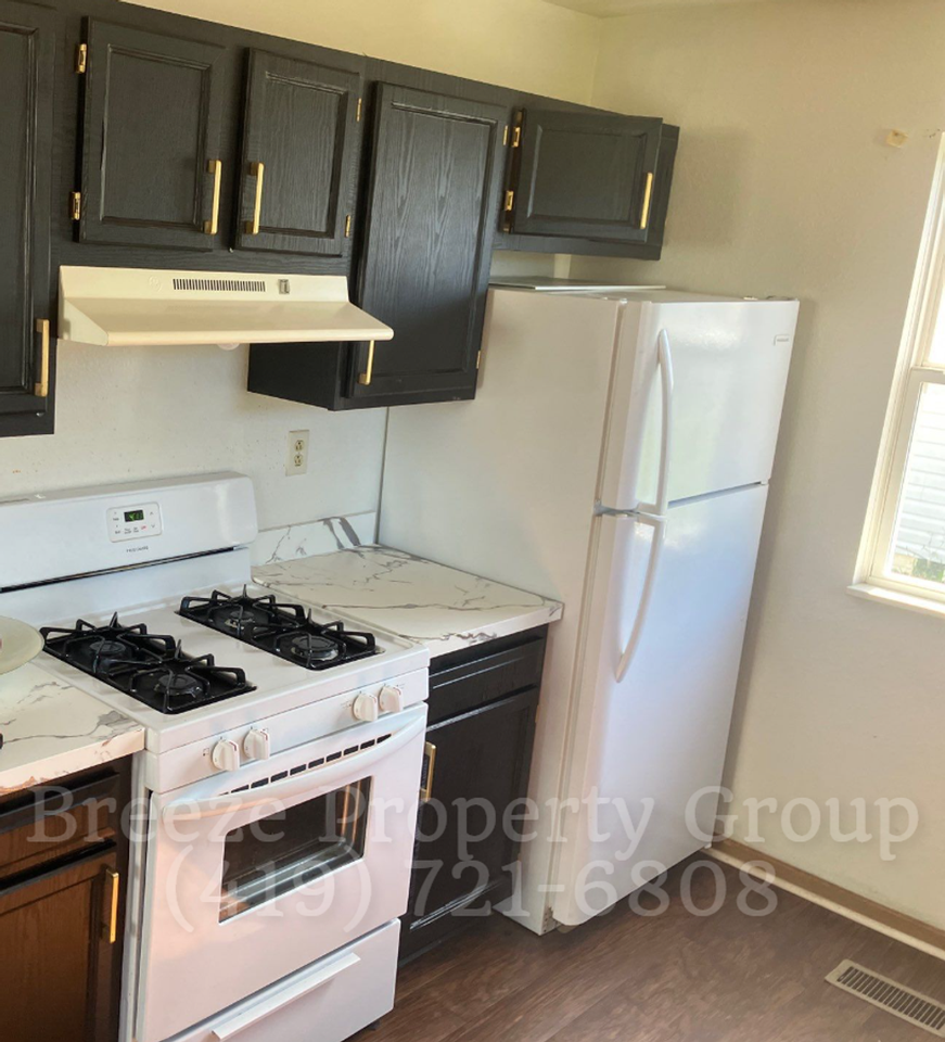 3049 N Ontario St - Photo 4 of 13