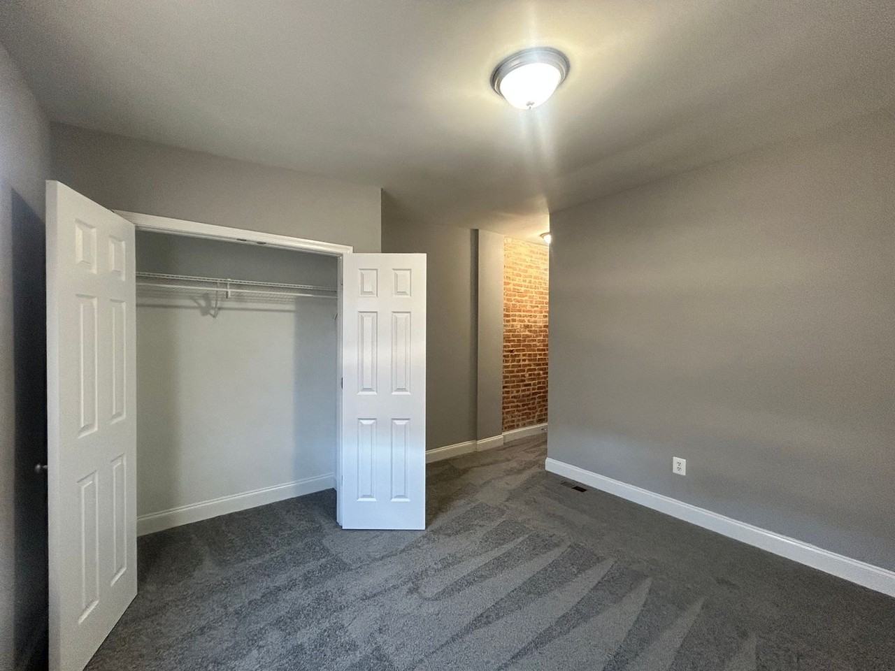 126 N East Ave - Photo 5 of 11
