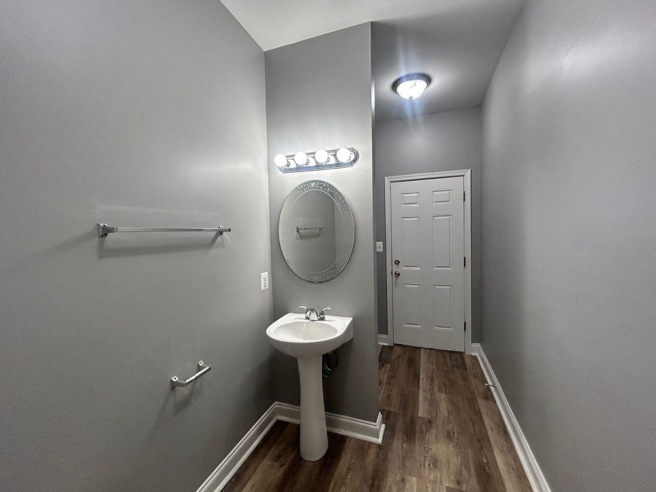 126 N East Ave - Photo 7 of 11