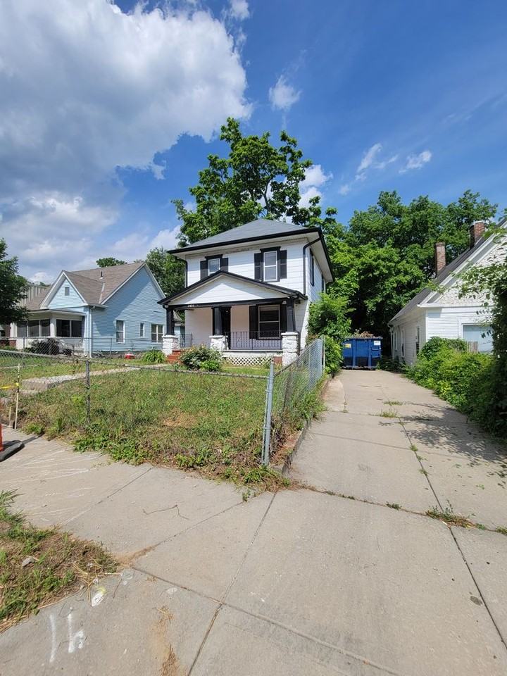 2435 Elmwood Ave - Photo 2 of 35