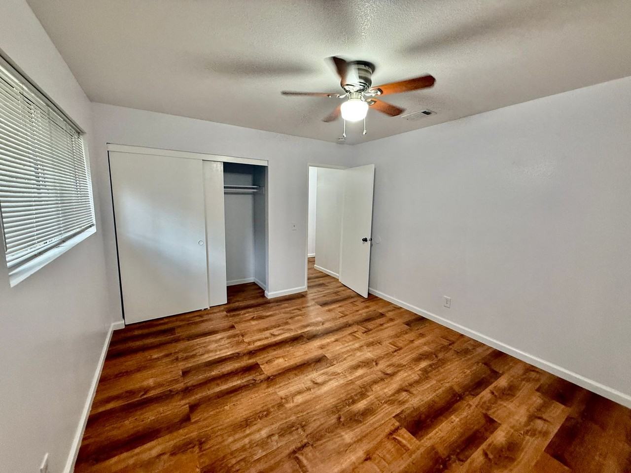 814 S Sheridan St - Photo 7 of 14