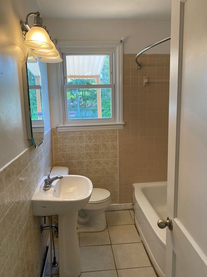 303 Troy Ave Ne - Photo 2 of 16
