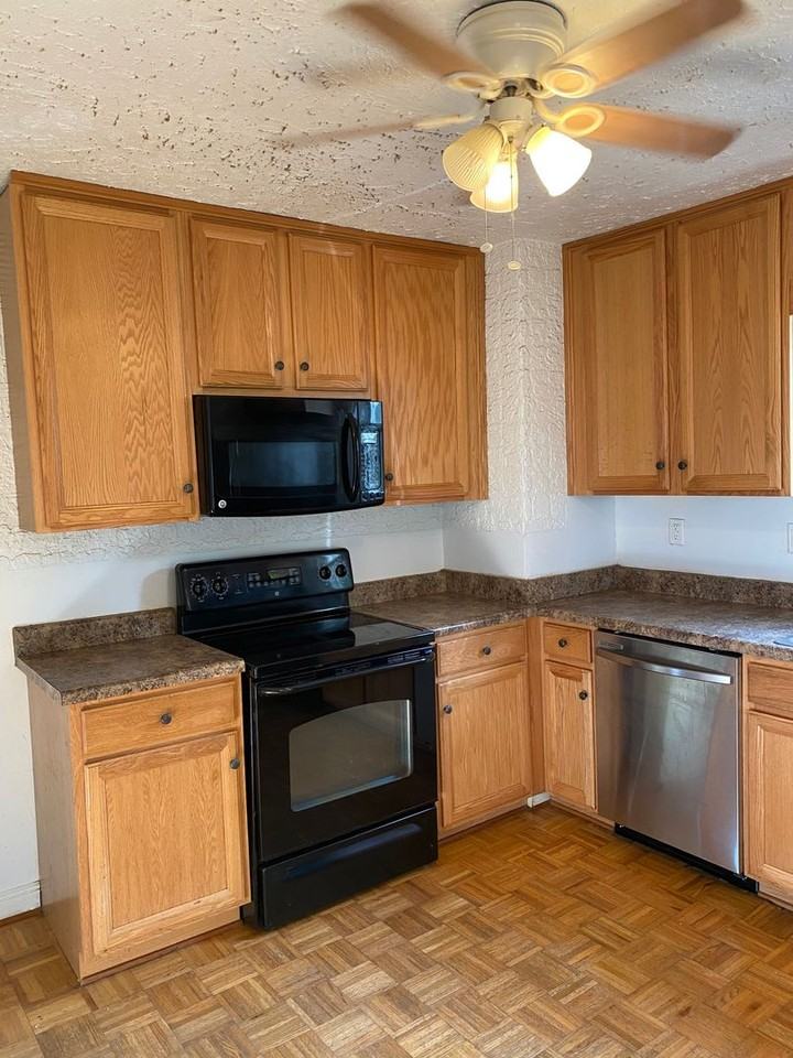 303 Troy Ave Ne - Photo 4 of 16