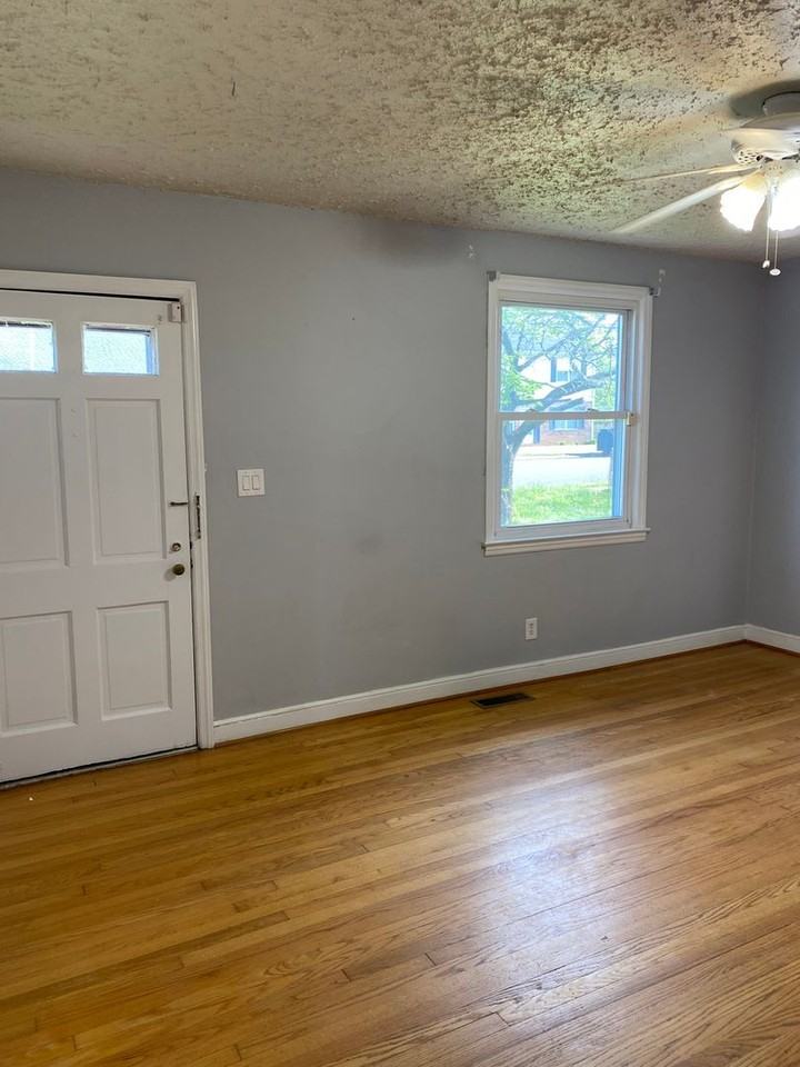 303 Troy Ave Ne - Photo 7 of 16