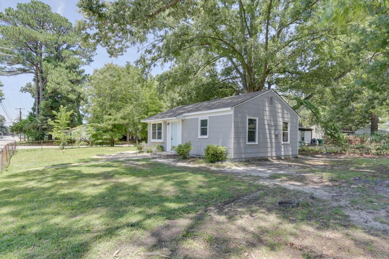 7904 Wickham Ave - Photo 4 of 30