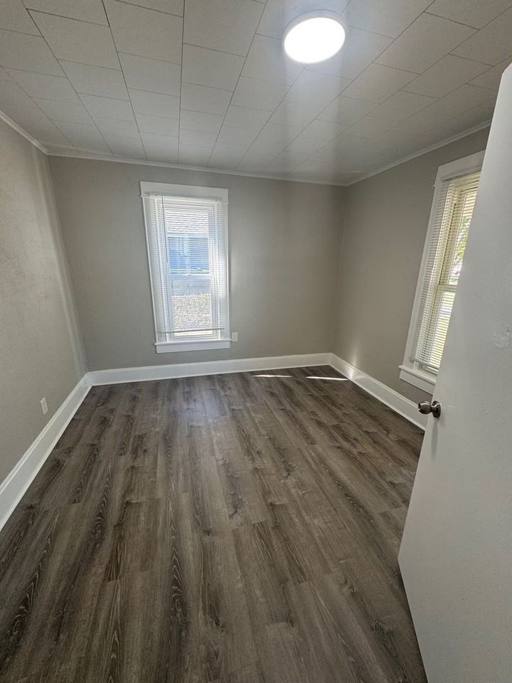 619 W Forest St - Photo 4 of 12