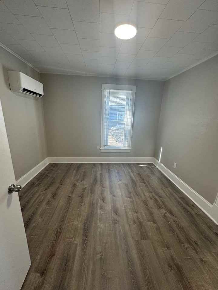 619 W Forest St - Photo 6 of 12