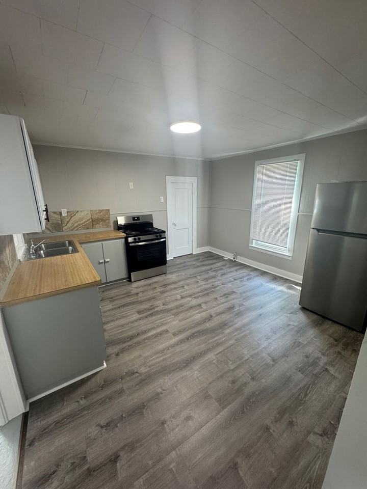 619 W Forest St - Photo 7 of 12