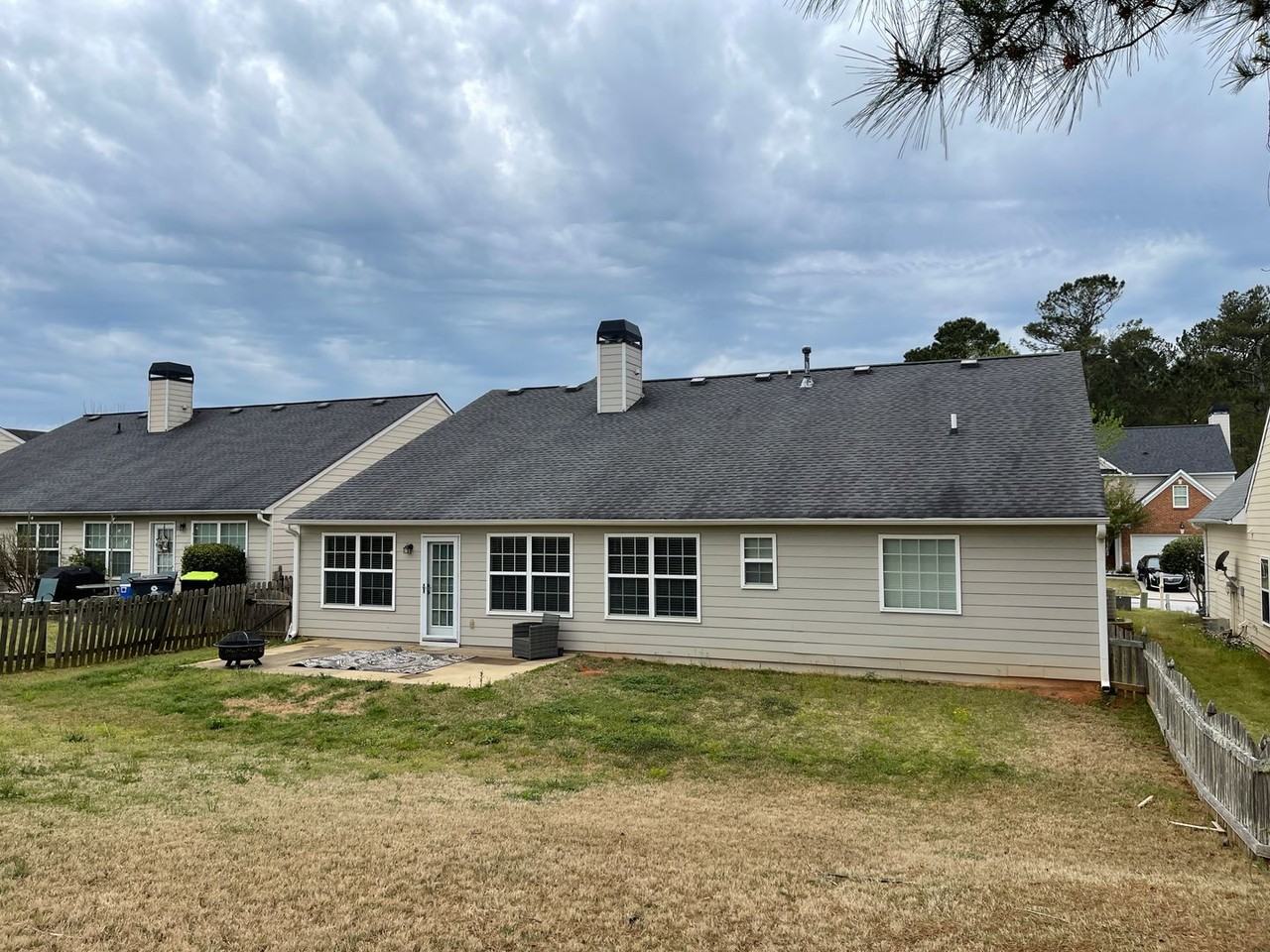 1052 Southwood Dr - Photo 2 of 25