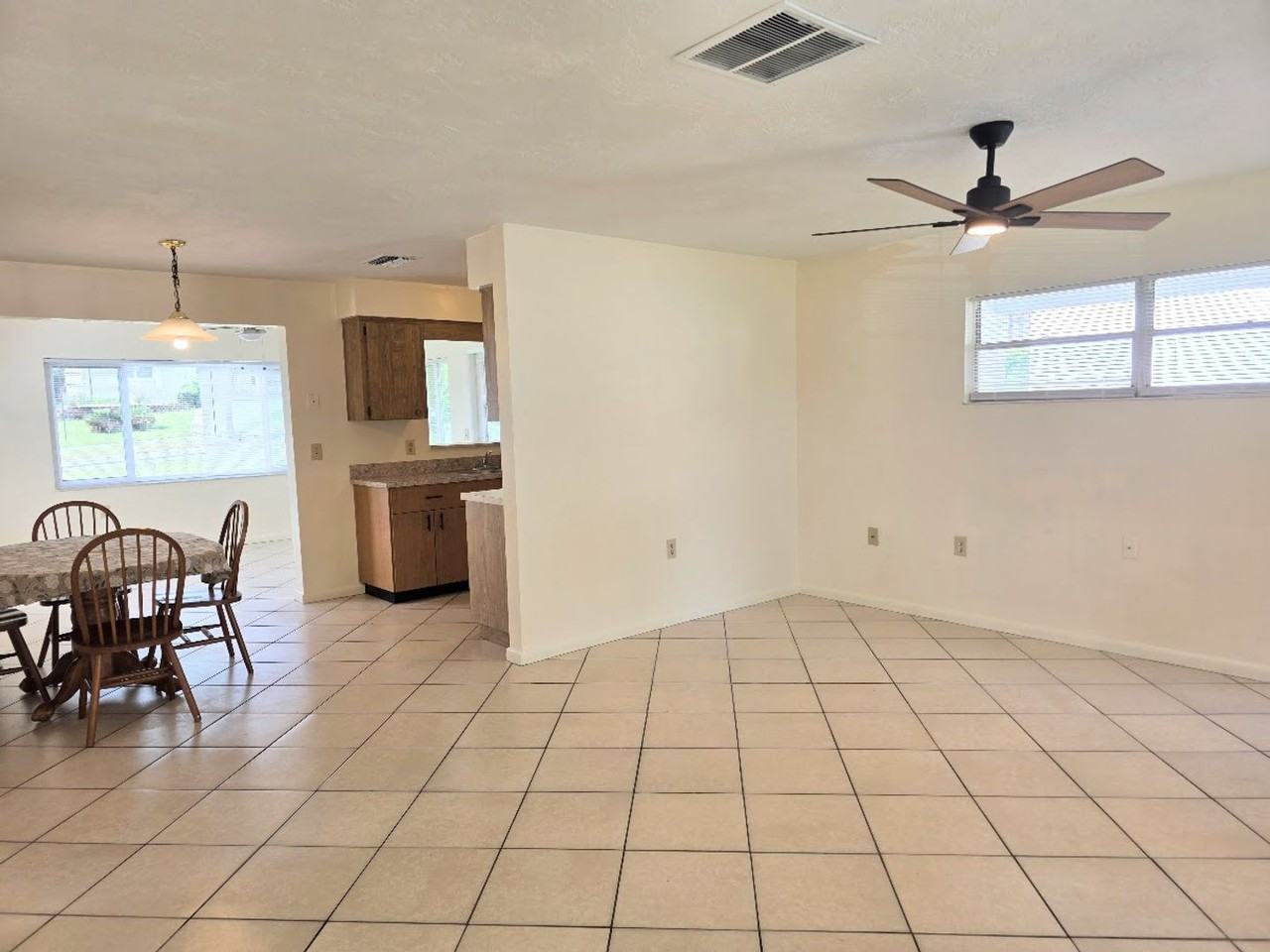 3 Scully Ct - Photo 4 of 21