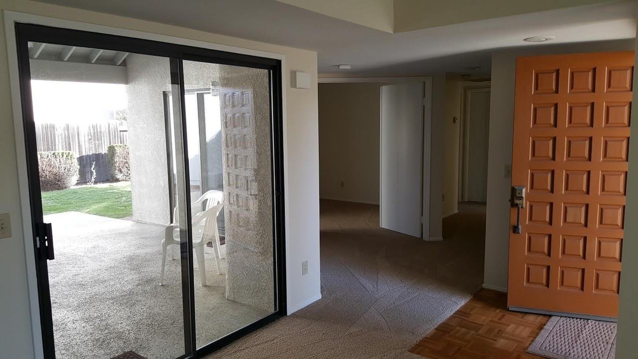4468 Kenneth Ave - Photo 4 of 24