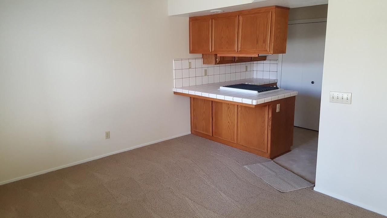 4468 Kenneth Ave - Photo 5 of 24