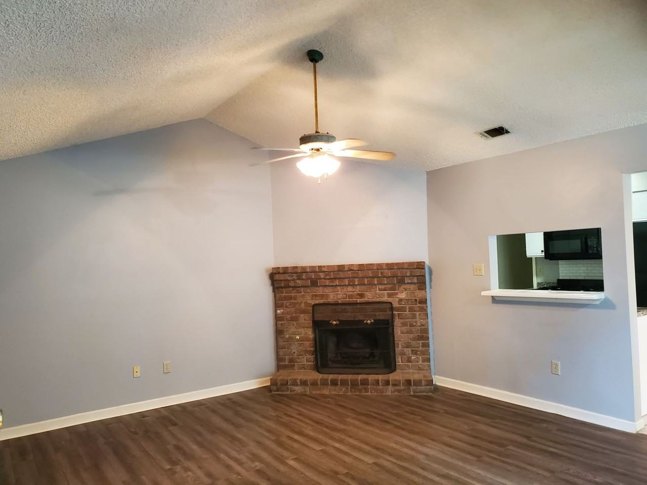 1401 King George Blvd #9 - Photo 2 of 26