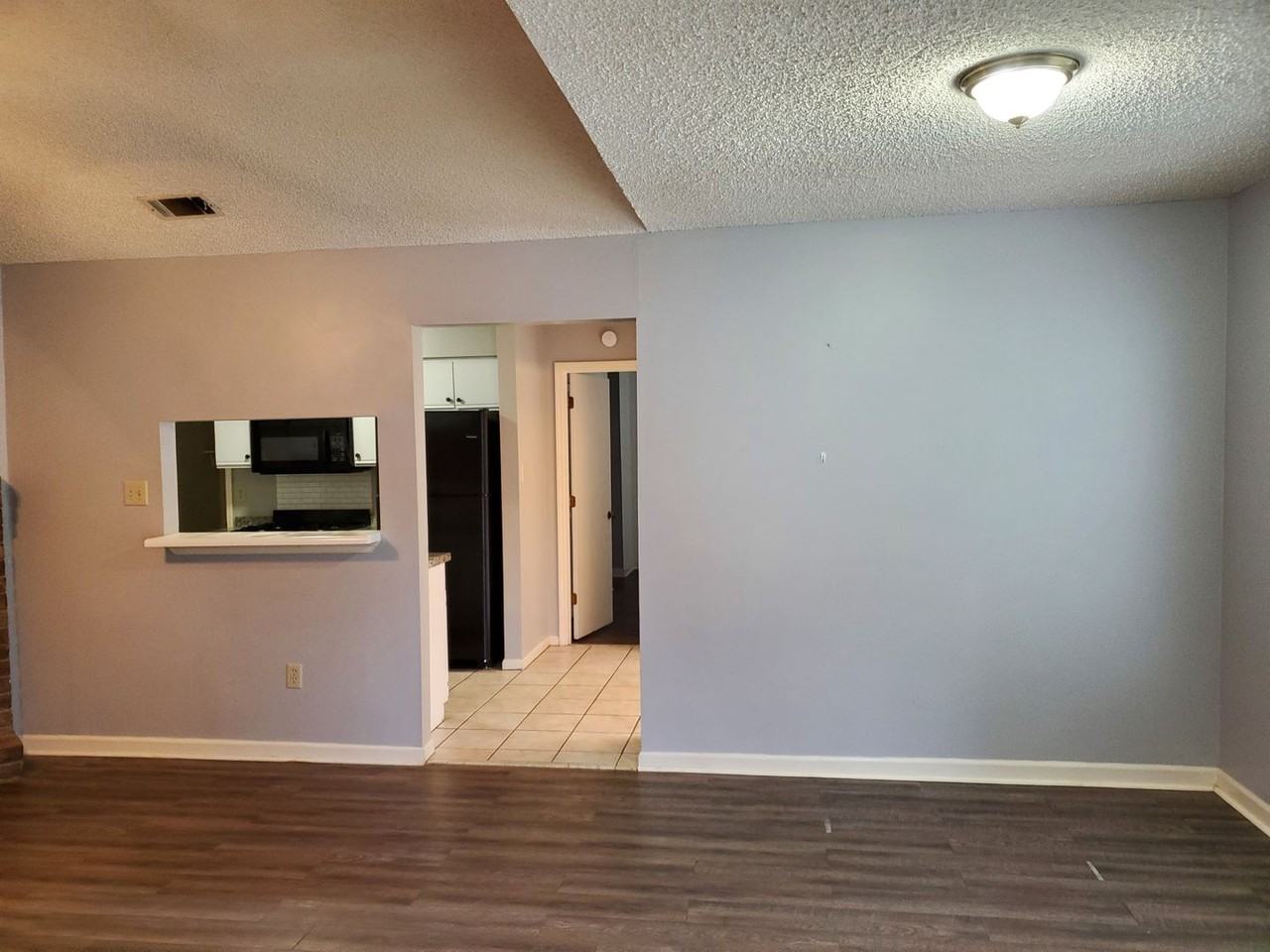1401 King George Blvd #9 - Photo 4 of 26