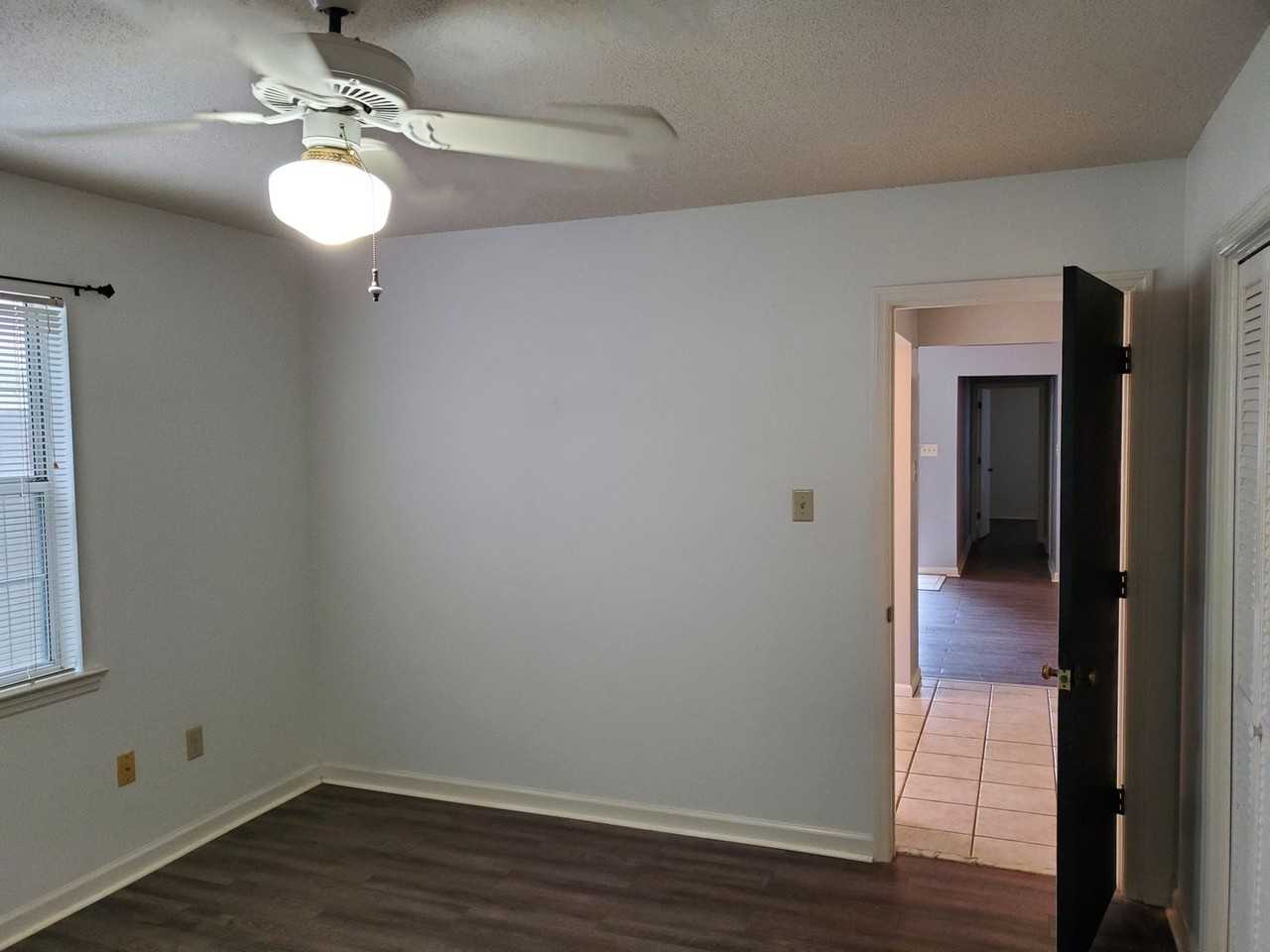 1401 King George Blvd #9 - Photo 7 of 26