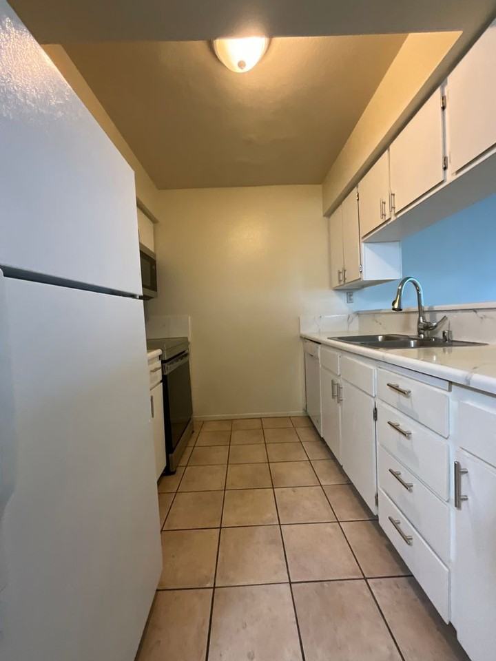 1509 Willow Ave #101 - Photo 3 of 13