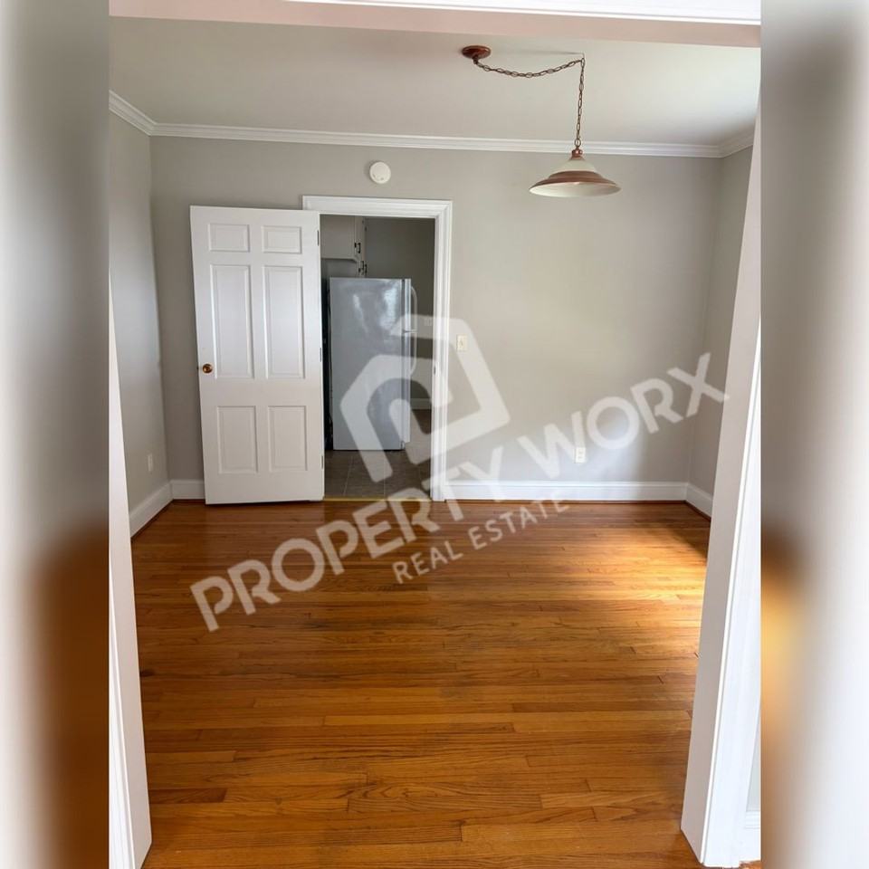 306 E Church St - Photo 4 of 6